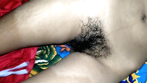 Amateur hairy Indian handjob scene with a hairy pussy