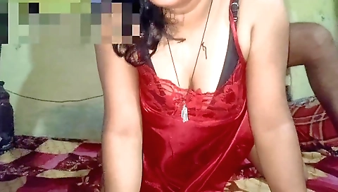Indian beauty gets her big ass fucked on the webcam