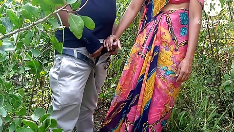Indian girl with a shaved pussy gives a hot blowjob