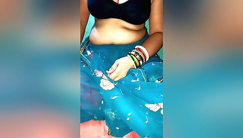 Amateur indian brunette enjoys a solo masturbation video