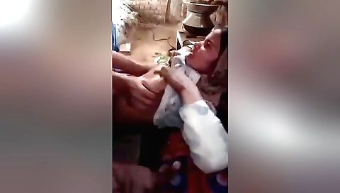 Indian woman has fun with her lover in a homemade scene