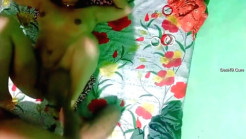 Indian porn video of a brunette 18+ getting fucked