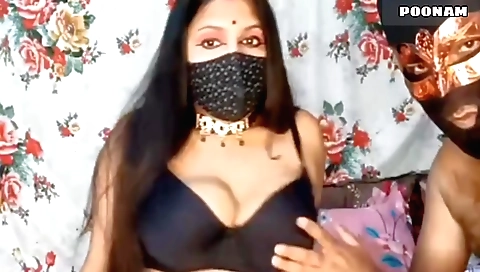 Indian bhabhi video with a sexy outfit in a sexy dress