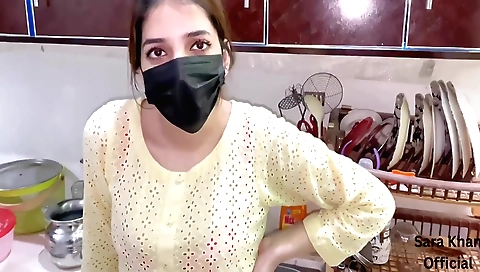 Indian babe shows off her big ass in this homemade porn vid