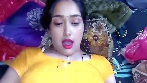 Indian amateur video showing a brunette getting fucked