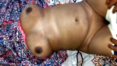 Indian woman in stockings is handjob by her boyfriend