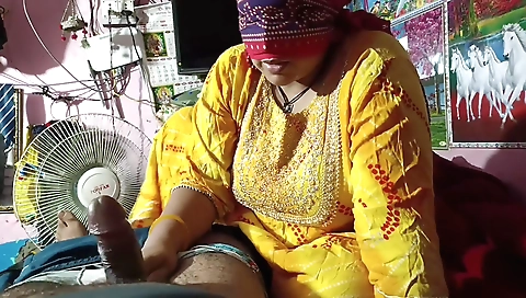 Indian lady gives a blowjob to her stepbrother-in-law