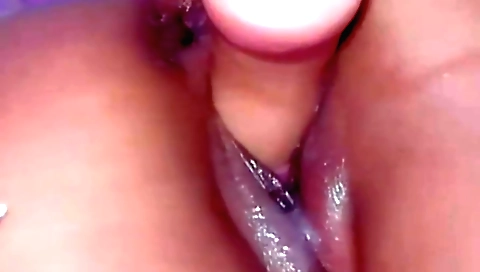 Arabian teen 18+ girl 18+ enjoy a solo masturbation