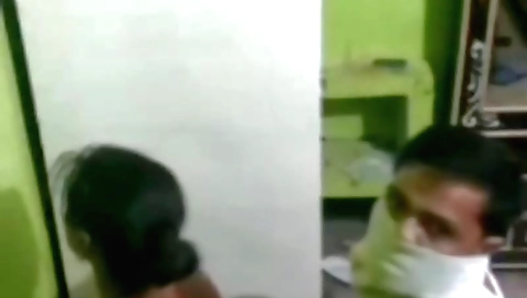 Indian girl shows her sexy mouth and pussy in amateur video