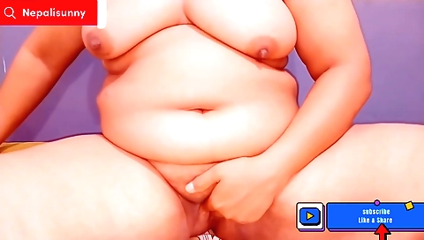 Amateur brunette with chubby ass riding a big dick