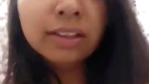 Indian brunette with big natural boobs gives a great webcam clip