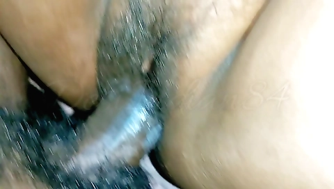 Indian babe with hairy pussy and a sexy body makes it