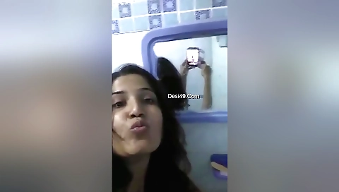 Indian beauty 18+ gets her pussy fucked in homemade solo vid