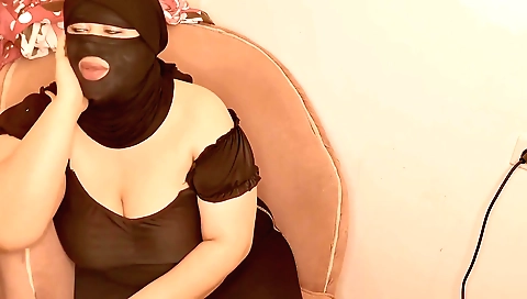 Egyptian babe with big ass fucked hard by stepmother-in-law