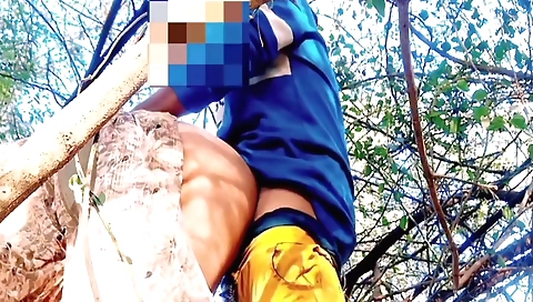 Amateurs indian stepsister enjoys outdoor sex in hot sex
