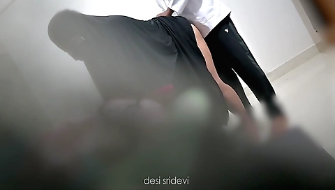 Indian babe using hijab and giving it to the doctor