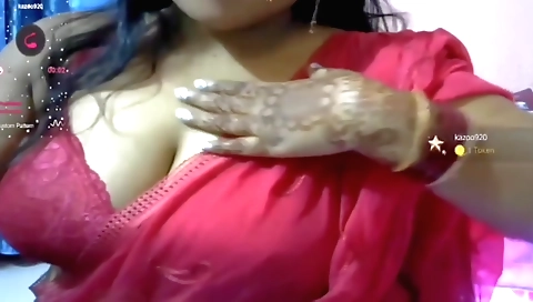 Horny brunette girl with big boobies in solo video