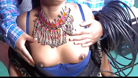 Cable wale bhai ne ek bhabhi ko jabardast pela (hindi clear audio)