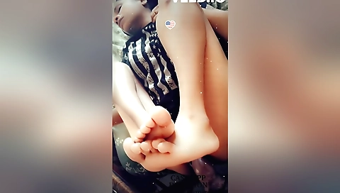 Indian hottie gets her feet rubbed on the floor by a guy
