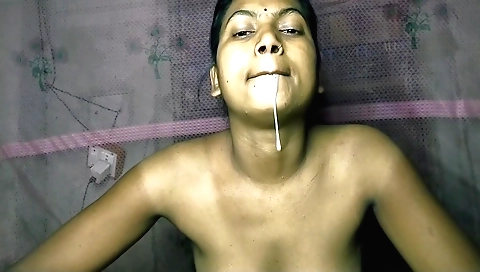 Indian hottie is fucked so hard in the mouth that she cum on her face