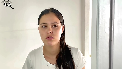 Brunette porn video with a slutty shipping repatidora