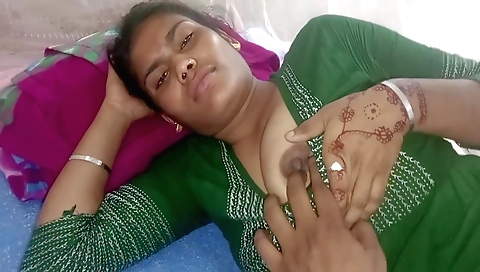 Indian brunette with big natural boobs fucked in her bedroom