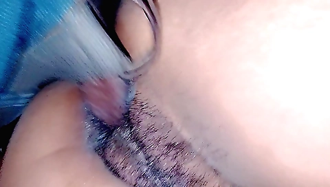 Indian babe woke up to a hot man and fucked in bed