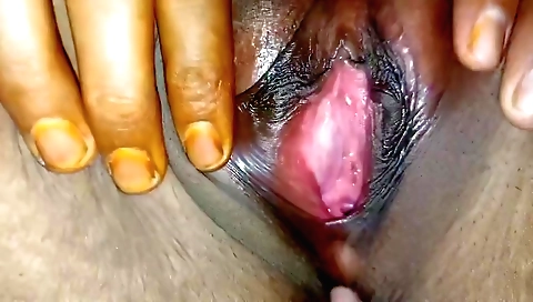 Solo female video with a good round ass and a cute ass