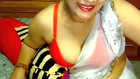 Indian chick with sexy lingerie gets free access to private videos