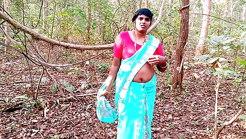 Big ass brunette girl fucked her stepmom in the jungle