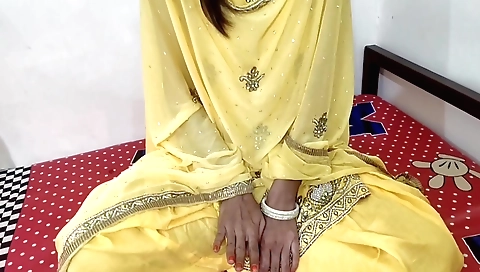 Indian bhabhi fucks a desi bhabhi in devar ke sath mast desi chudai